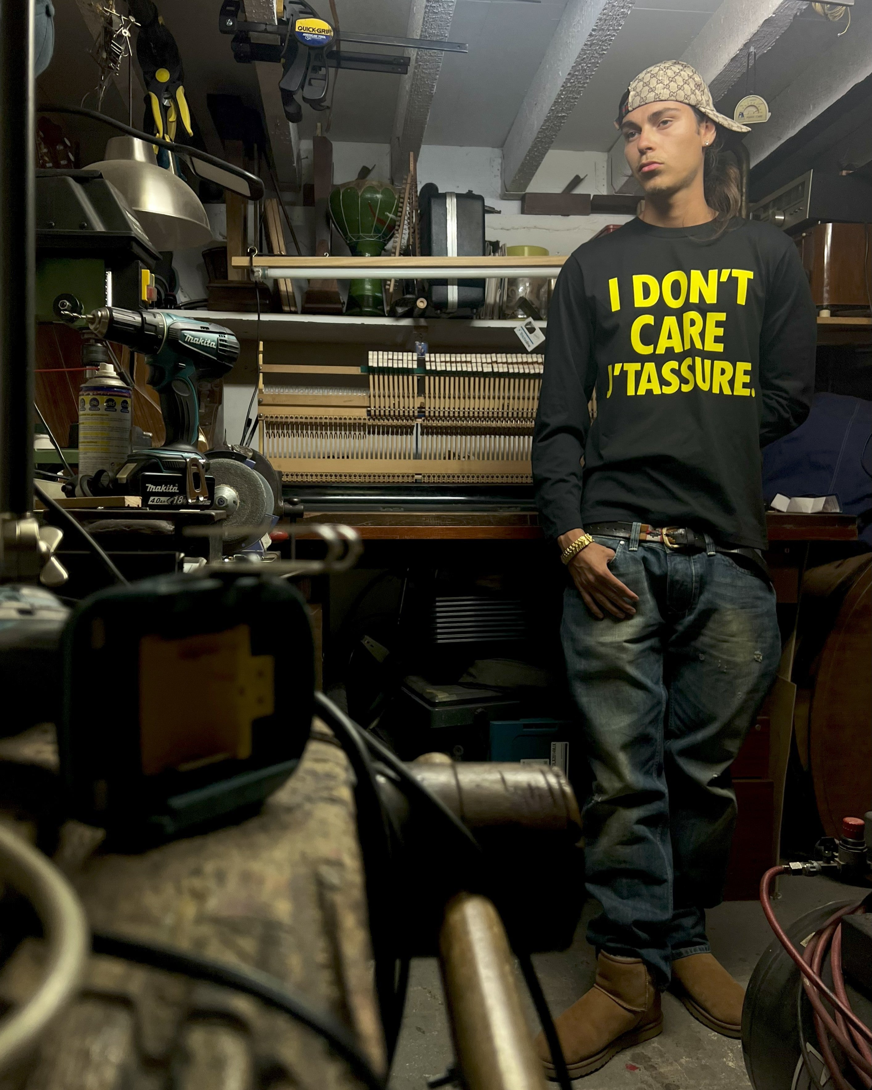 BLACK LONG SLEEVE | I'DON'T CARE J'TASSURE